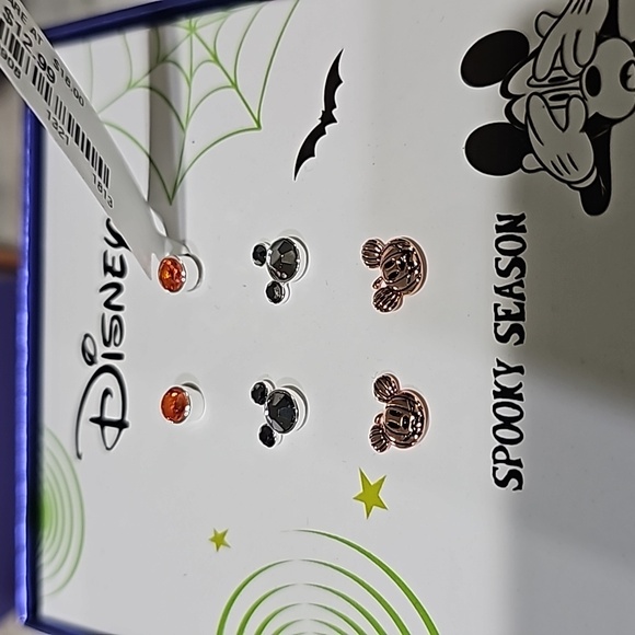 NWT Disney Halloween earrings ✨️ - Picture 3 of 3